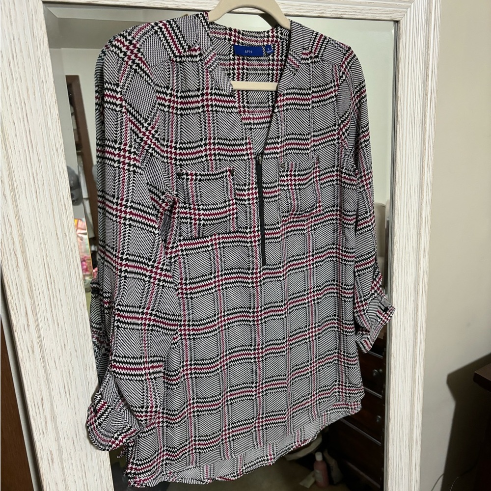 Apt 9 Black/Red/White 3/4 sleeve top